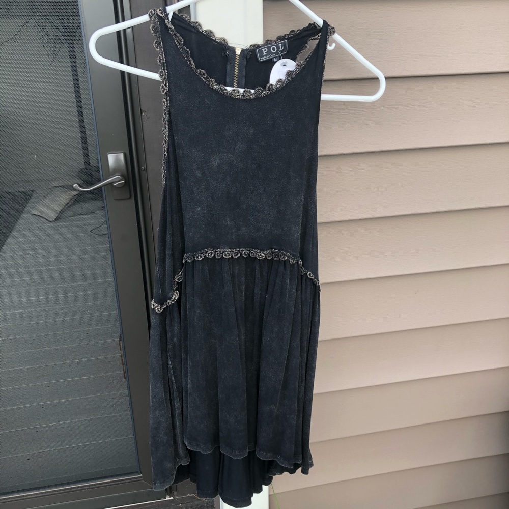 black ruffle flowy tank